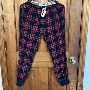 GUC Hollister jogger sleep bottoms. Great plaid print